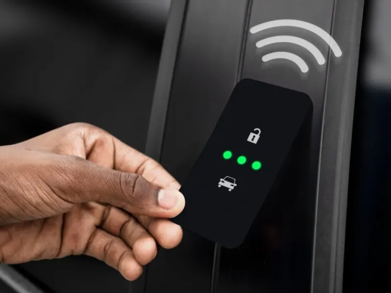 active vs passive RFID LocaXion